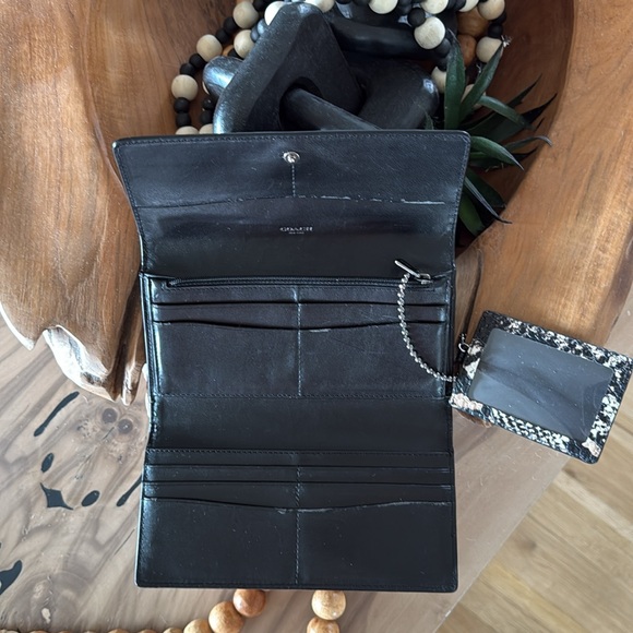 Coach Soft Wallet in Python Embossed Leather - Picture 6 of 10